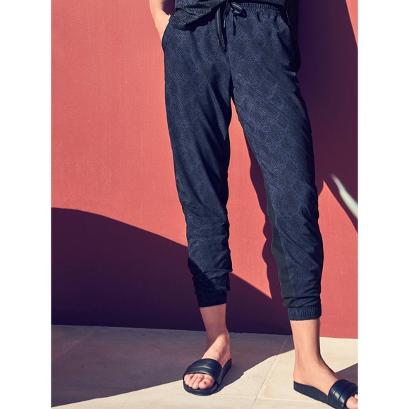 Athleta Blue Python Printed Brooklyn Jogger Size 6 - Picture 1 of 7